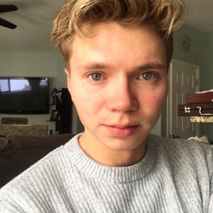 Meet your Posher, Devin